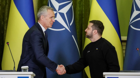 Secretário-geral da NATO pede mais investimento militar e mais apoio à Ucrânia