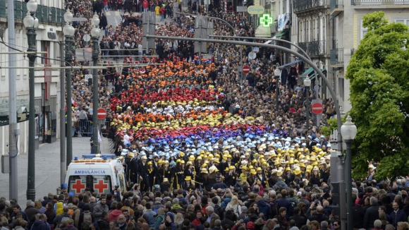 Cortejo da Queima das Fitas condiciona arruamentos da Baixa do Porto esta ter&ccedil;a-feira