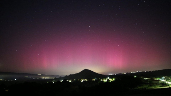 Aurora boreal cobre de "magia" céus a Norte