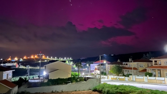 Aurora boreal pintou o céu de Portugal e pode voltar este fim de semana