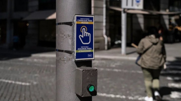 Porto j&aacute; conta com 300 novos sistemas de sem&aacute;foros