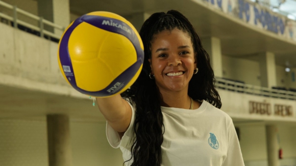 FC Porto (Voleibol): Lauren Page renova contrato