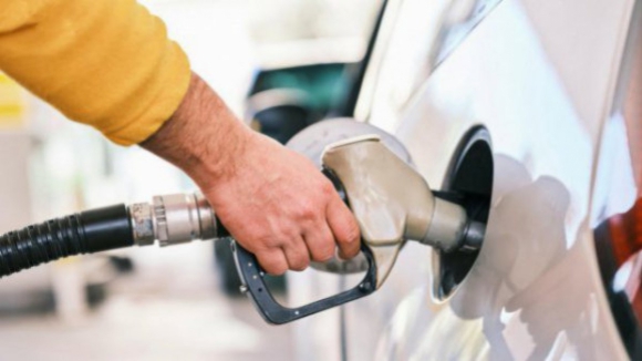 Boas notícias para os condutores. Preços dos combustíveis voltam a descer na próxima semana