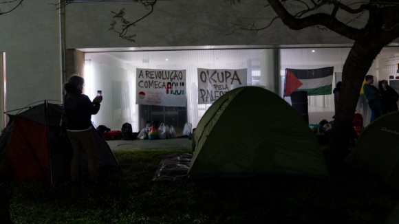 Protesto na Faculdade de Ciências da Universidade do Porto estende-se até segunda