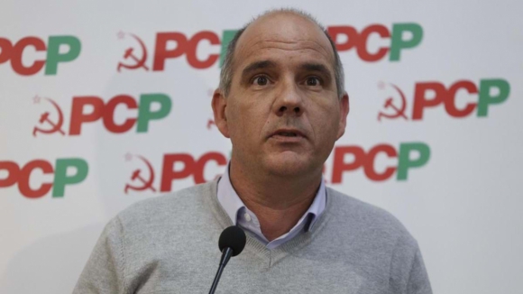 Líder do PCP diz que presidente da AR "esteve mal" ao "permitir vulgarizar" racismo