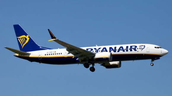 Lucro da Ryanair subiu 34% nos primeiros três meses do ano e chegou quase a dois milhões de euros