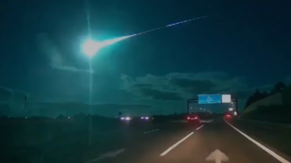 Por onde passou o meteoro que iluminou o céu português este sábado?