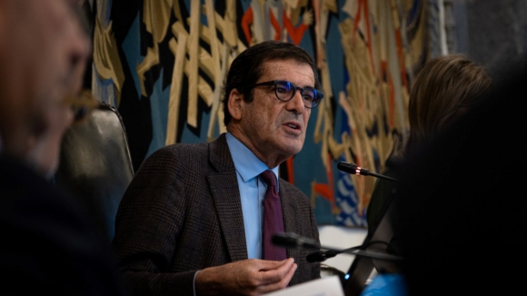 Demoli&ccedil;&atilde;o Edif&iacute;cio Transparente. &ldquo;O mar sobe mais nos munic&iacute;pios que n&atilde;o s&atilde;o dos partidos do Governo&rdquo;