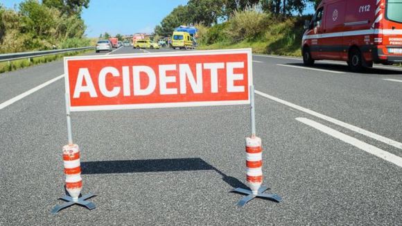 Circulação retomada na EN13 em Caminha duas horas após colisão rodoviária