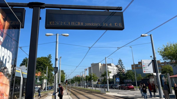 Assistência médica condiciona circulação do Metro do Porto