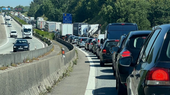 Acidentes na Arrábida e Freixo condicionam entrada no Porto