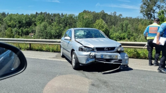 Ferido grave após capotamento na N223 em Santa Maria da Feira