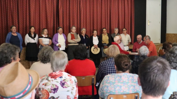 Núcleo da Universidade do Porto estreia teatro itinerante com moradores de aldeias de Arouca