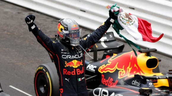 F&oacute;rmula 1. Red Bull anuncia renova&ccedil;&atilde;o para garantir "dupla de &ecirc;xito e robusta"