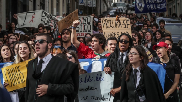 Inqu&eacute;rito da FAP revela que 96% dos seus estudantes v&atilde;o votar nas europeias