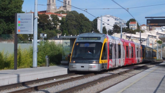 Jovem atropelada por metro na estação da Lapa