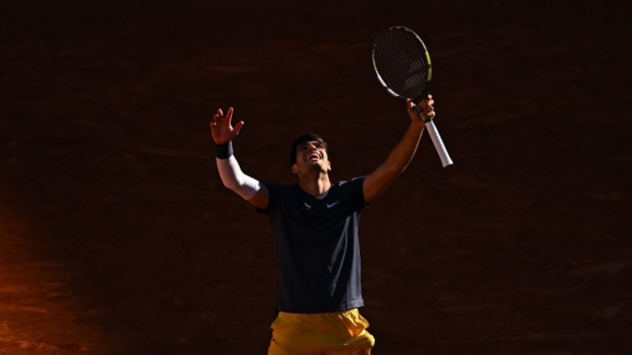 Alcaraz bate Sinner em batalha tit&acirc;nica rumo &agrave; final em Roland Garros