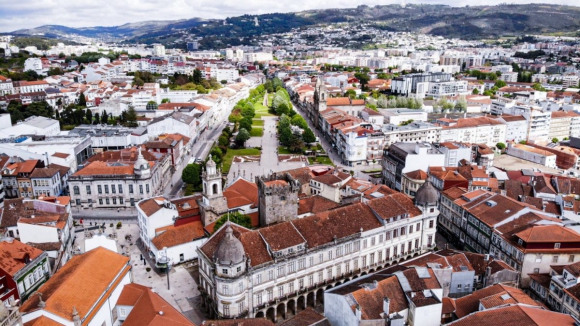 Câmara de Braga transfere mais de 860 mil euros em apoios às freguesias e instituições