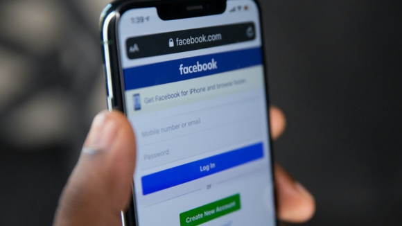 Facebook destronado por WhatsApp após nove anos a liderar como rede social