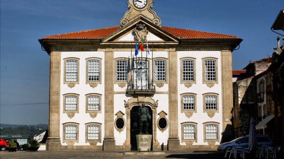 Regulamento de Habita&ccedil;&atilde;o de Chaves abrange fam&iacute;lias carenciadas e de classe m&eacute;dia