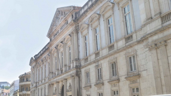 Pal&aacute;cio da Justi&ccedil;a de Coimbra assinala 90 anos com concerto noturno na rua da Sofia