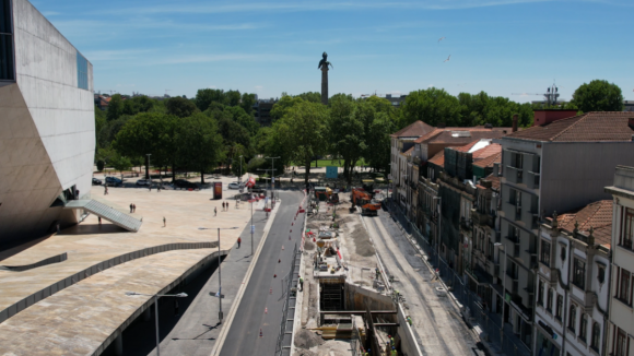 Circulação na Avenida da Boavista restituída em ambos os sentidos