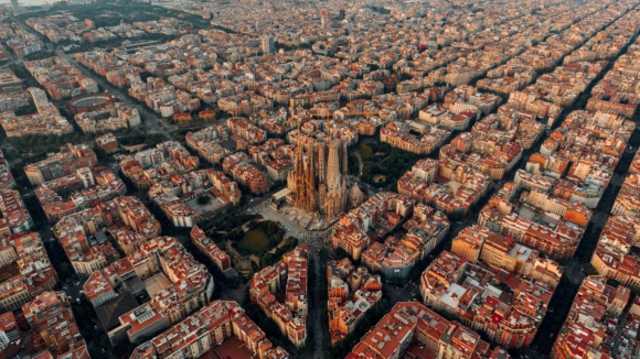 Barcelona vai eliminar alojamentos locais em áreas residenciais até 2028