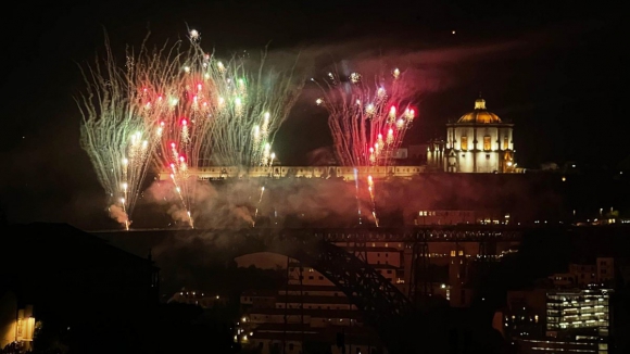 Reveja os 16 minutos de fogo de artifício de São João