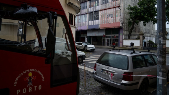 Centro Comercial Stop já reúne condições de segurança e deixa de ter bombeiros à porta