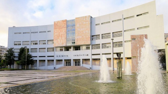 Videntes julgados após cobrarem 300 mil euros para resgatar euromilhões e negociar com espíritos em Braga