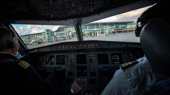 Avião que aterrou de emergência no Porto é da TAP e levava 140 passageiros a bordo