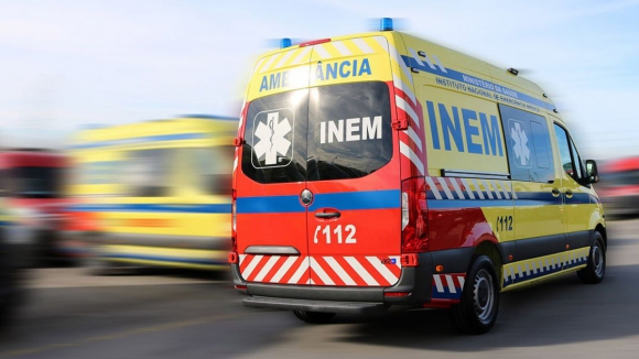 Acidente entre dois autocarros no Porto faz quatro feridos