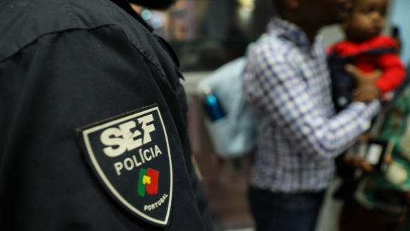 Ex-inspetores do SEF rejeitam trabalho administrativo para regularizar imigrantes