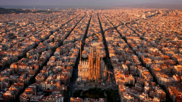 Barcelona, Milão ou Paris. Cidades de elevada densidade populacional têm mortalidade mais alta