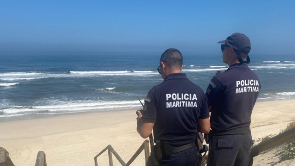 Buscas pelos pescadores desaparecidos na Figueira da Foz prosseguem de noite