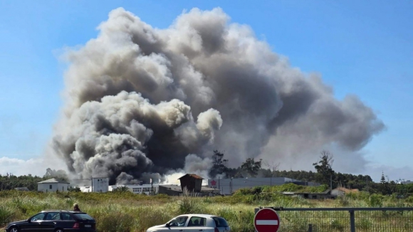 Câmara de Gaia vota apoio a fábrica de tripas atingida por incêndio no sábado