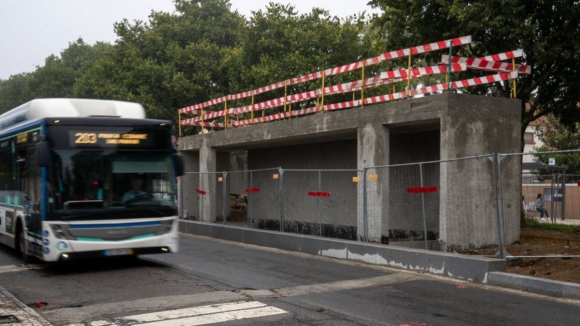 Eis os futuros "matacões" do metrobus que geraram polémica após críticas de Moreira