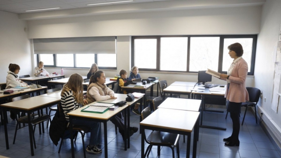 Matrículas dos alunos do 10.º e 12.º anos arrancam esta segunda-feira