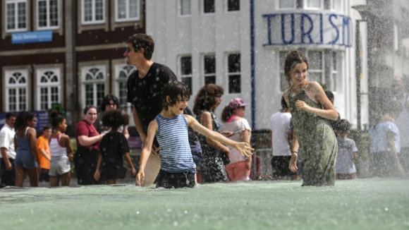 Temperaturas no Norte vão chegar aos 40ºC. Tempo quente coloca Portugal sob aviso laranja