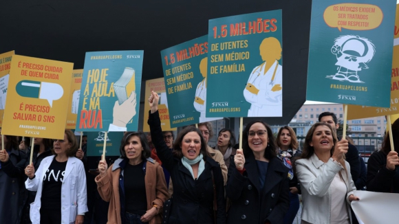 Em frente ao São João, Fnam exige negociação "séria e competente" no primeiro dia de greve