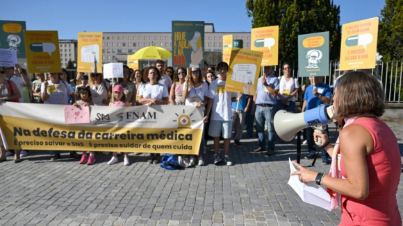 Greve dos médicos com adesão de 70%, aponta Fnam