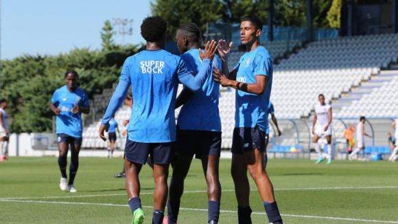 FC Porto B: Manhã de treino com jogo frente ao AVS