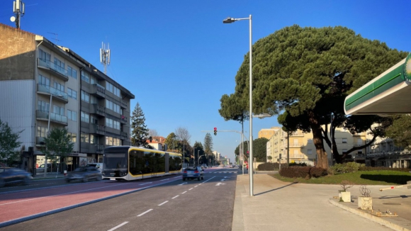 Metro do Porto adjudica segunda fase do metrobus que está dois meses atrasada