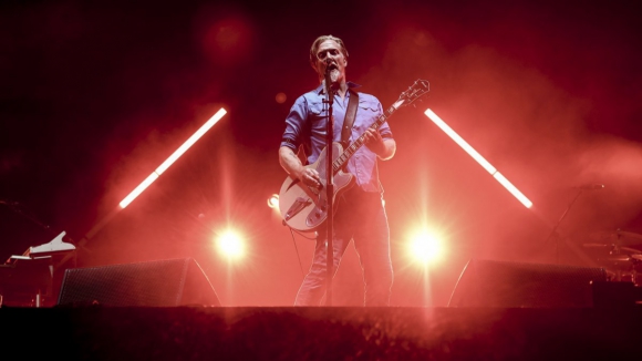 Queens of the Stone Age cancelam concerto no Festival Vilar de Mouros