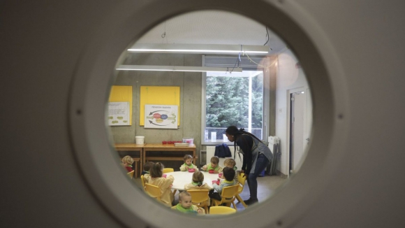 Crian&ccedil;as sem vaga no pr&eacute;-escolar v&atilde;o poder continuar na creche