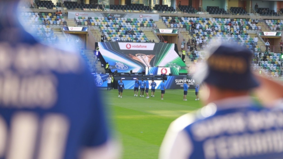 FC Porto: Drag&otilde;es j&aacute; pisaram o relvado do Est&aacute;dio Municipal de Aveiro