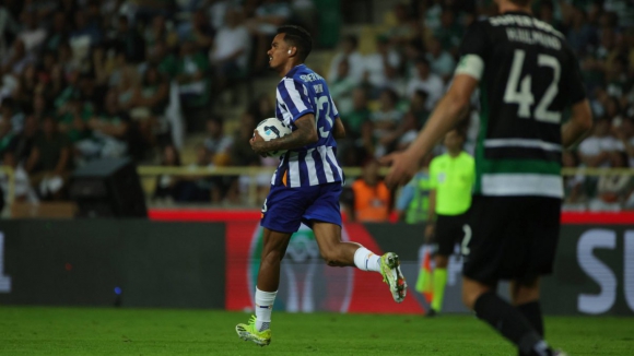 FC Porto: Galeno e Alan Varela em destaque na Supertaça