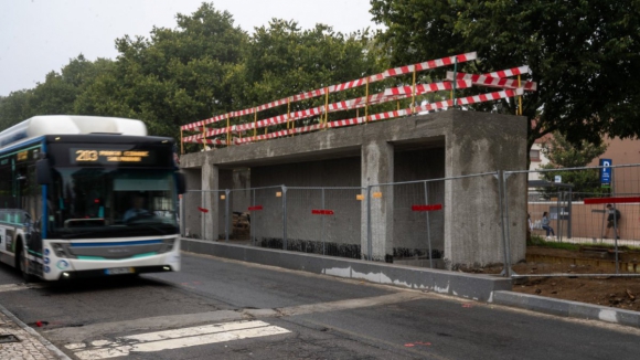 "Não existe qualquer solução provisória fechada" para o metrobus do Porto, diz STCP