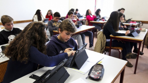 Diretores das escolas serão sempre professores, garante Ministro