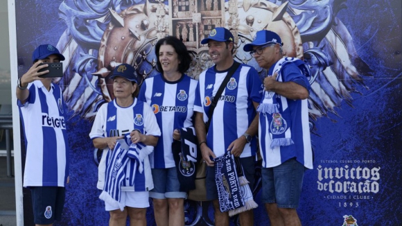 FC Porto: Mar azul no Dragão para o pontapé de saída no campeonato